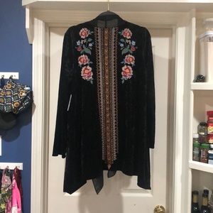 Embroidered velour kimono